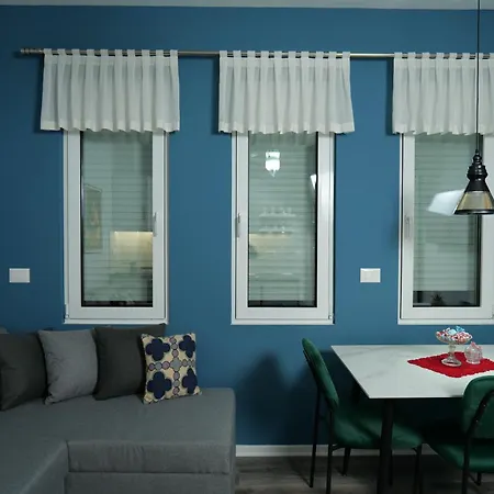 Travelers' Korca Home Exterior photo