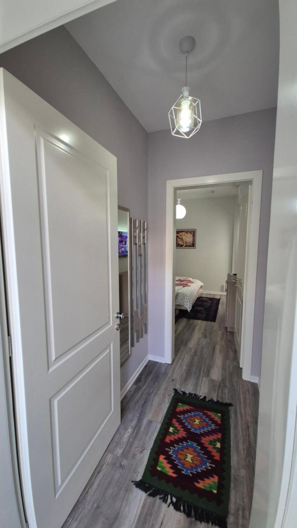 Apartment Travelers' *